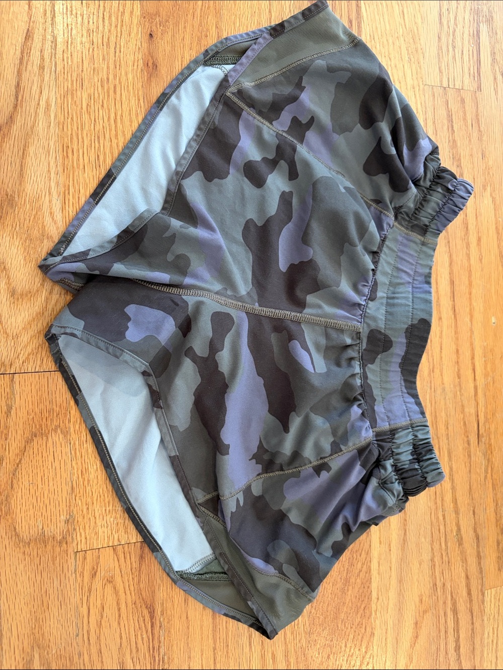 lululemon athletica Women’s Camo Running Shorts - Olive & Black